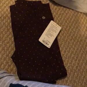 Lululemon New with tags run crop